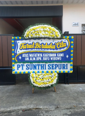 Papan Bunga Duka di Dulomo Utara