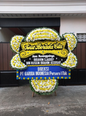 Papan Bunga Duka di Dulomo Utara