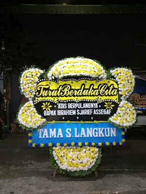 Papan Bunga Duka di Dulomo Utara
